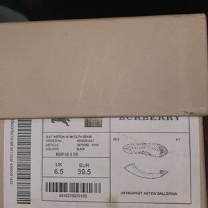 Burberry flat